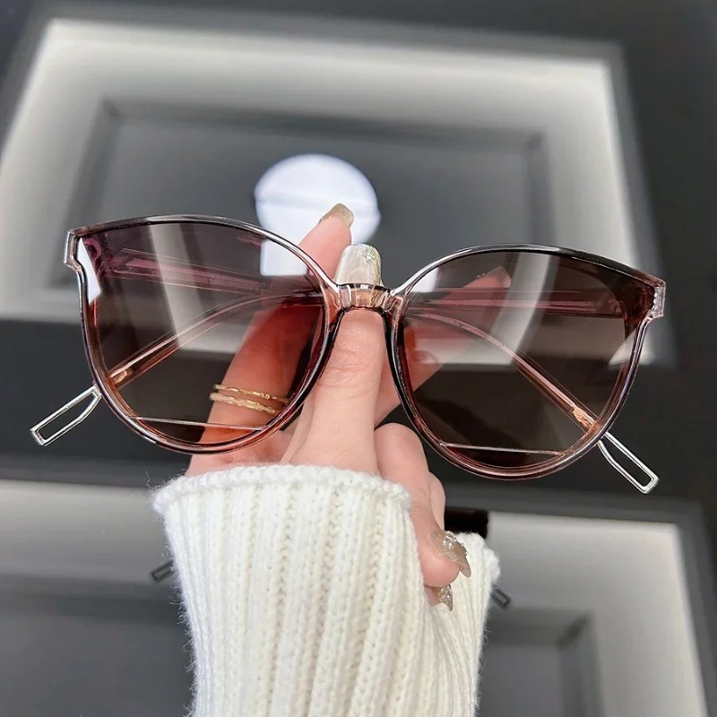 Vintage Outdoor Fashion - Kacamata Hitam Vintage Cat Eye Wanita