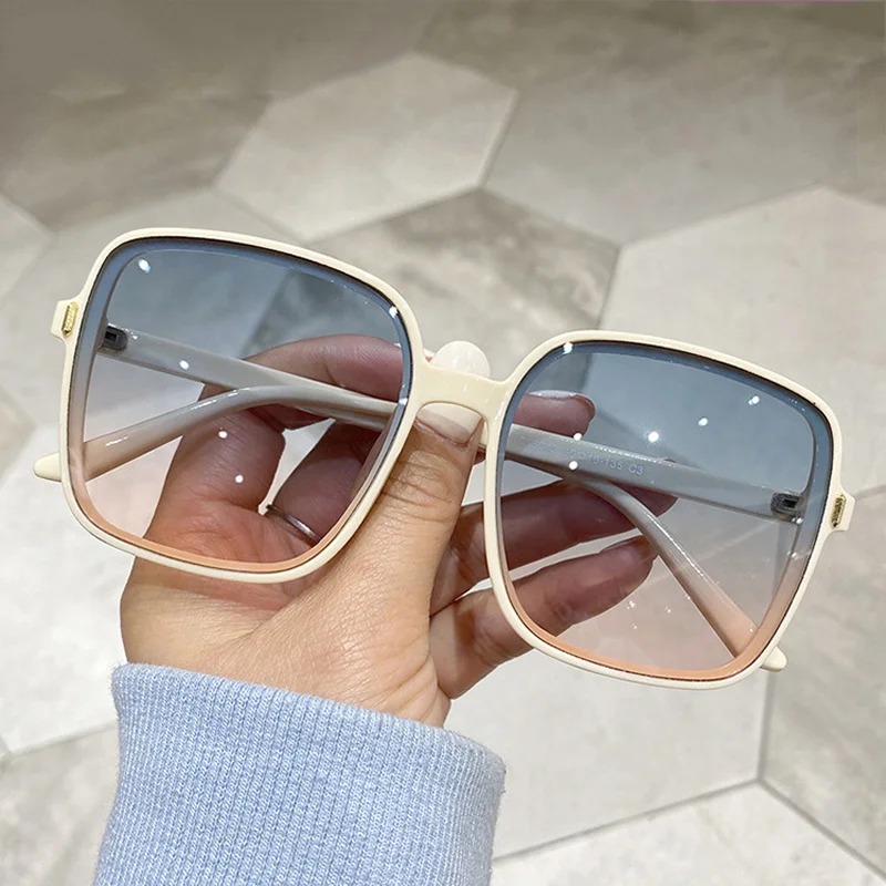 Vintage Outdoor Fashion - Kacamata Hitam Vintage Oversized Persegi Wanita