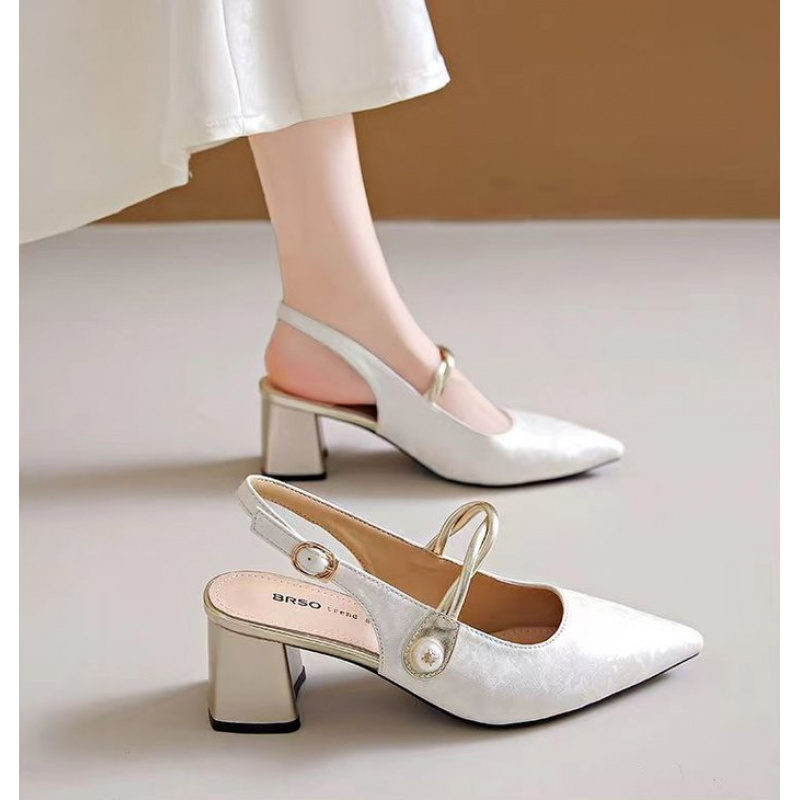 Vintage Fashion Heels - Sandal Wanita Elegan 2026 dengan Ujung