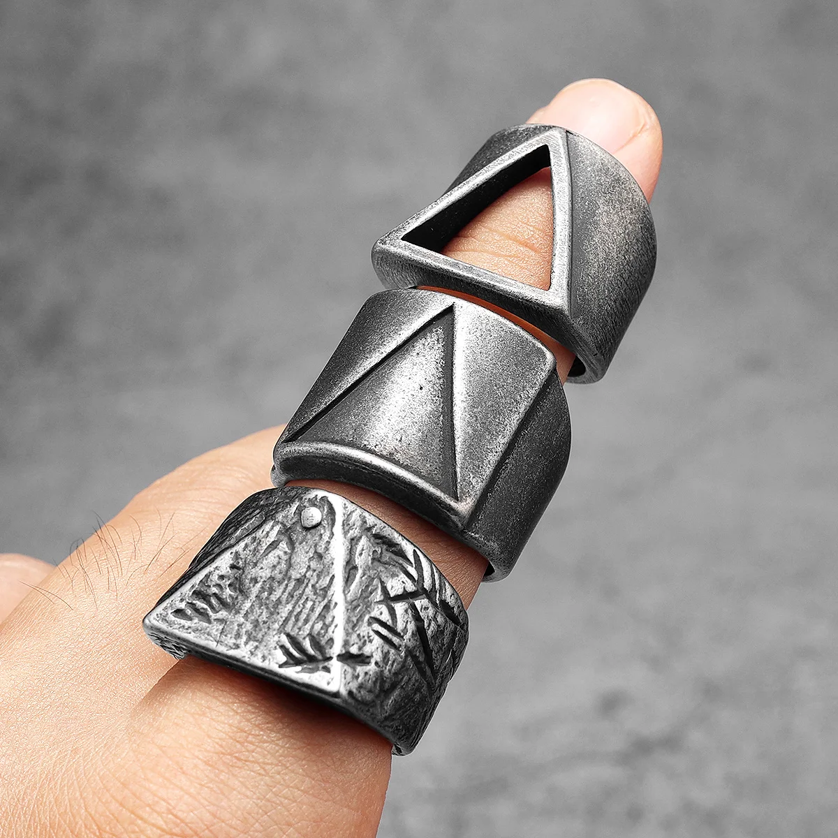 Cincin Pria Segitiga Retro Baj - Vintage Fashion Newtown ulasan dan harga